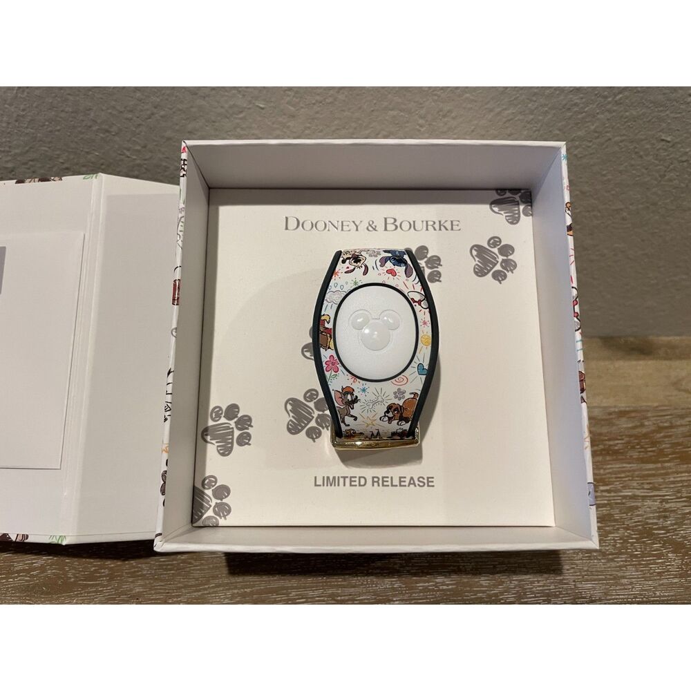 Disney Dooney And Bourke Sketch Pets Dogs LR Magicband Magic Band Unlinked